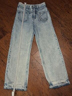 26 Chuu Softly Faded Light Blue Women's Wide Leg High-rise Jeans